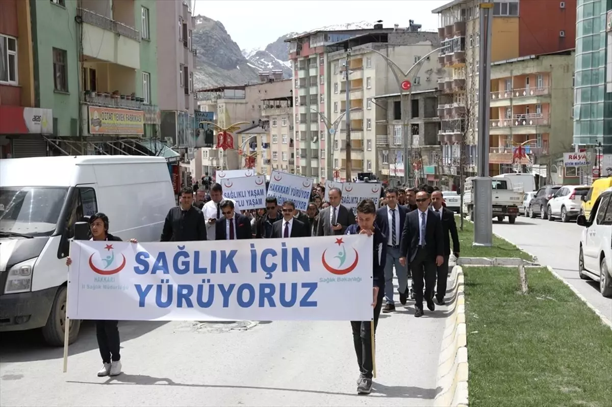 Hakkari\'de "Sağlık İçin Hareket Et Günü" Yürüyüşü