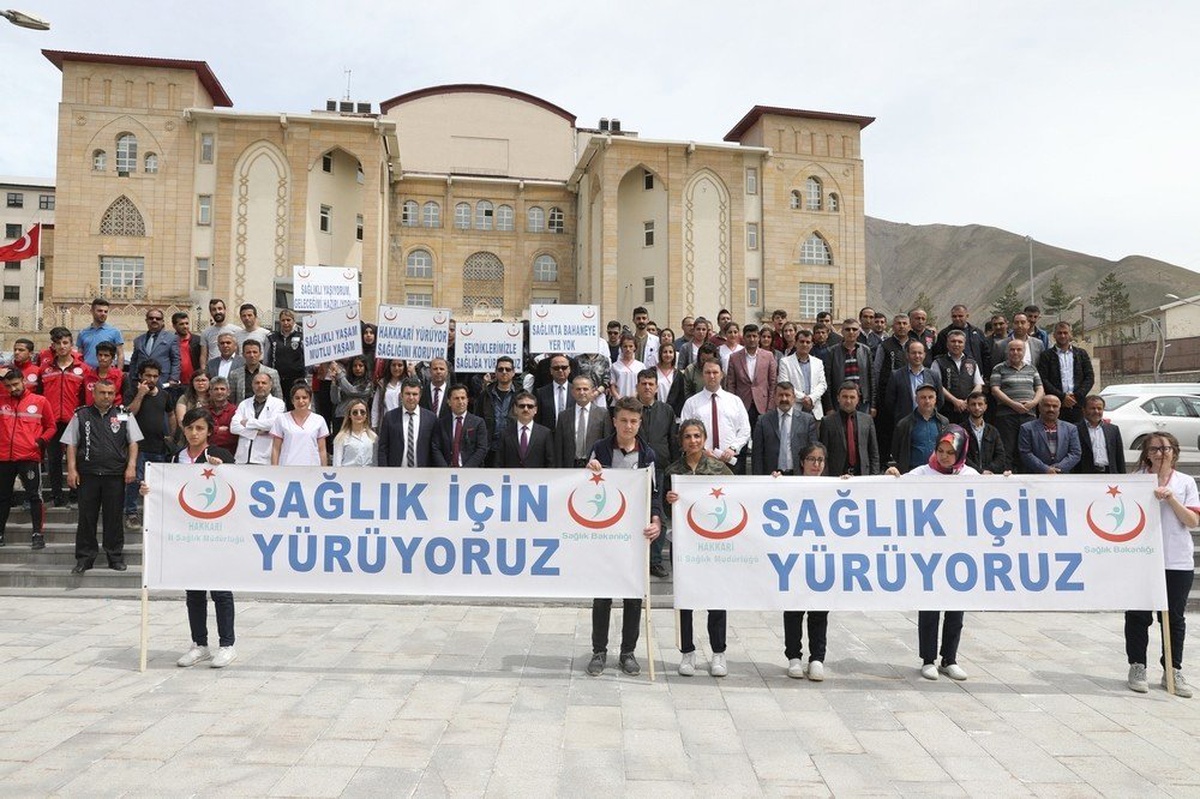 Hakkari\'de \'Sağlık İçin Hareket Et\' Yürüyüşü