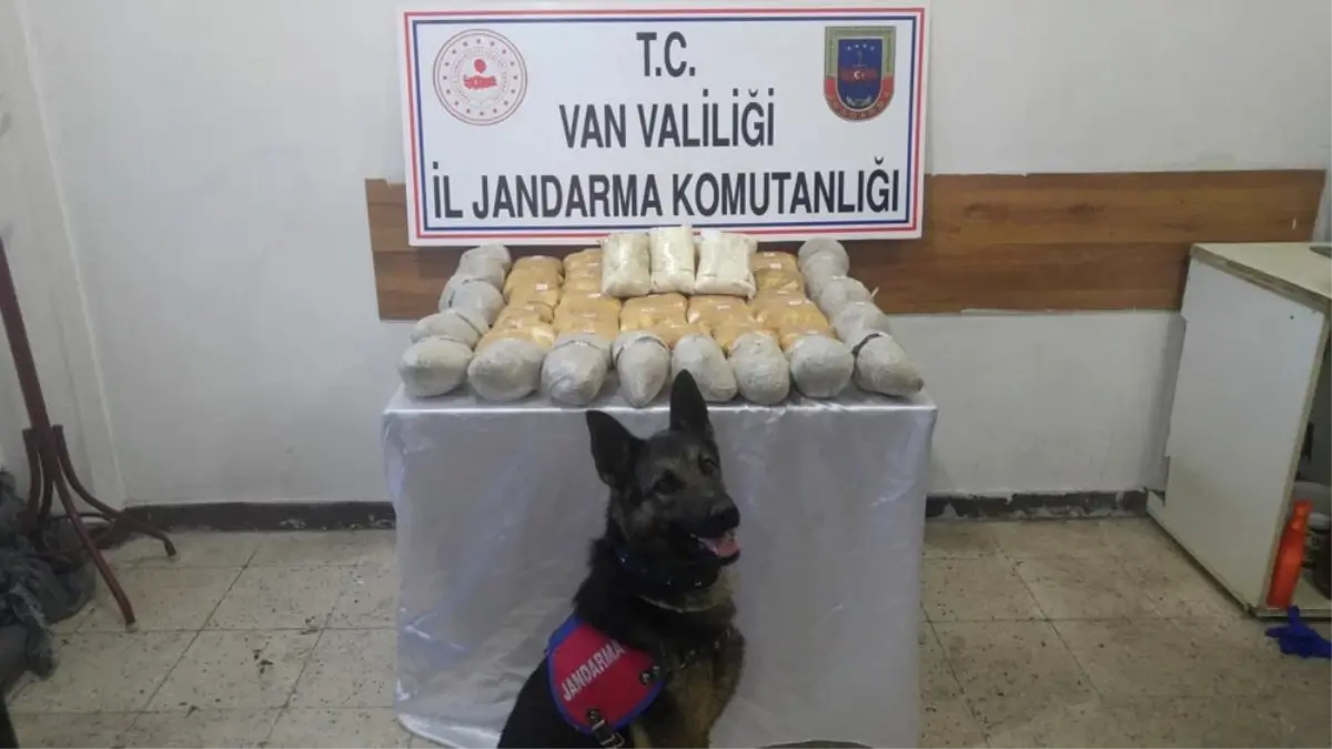 İran Sınırında 43 Kilo Eroin Ele Geçirildi