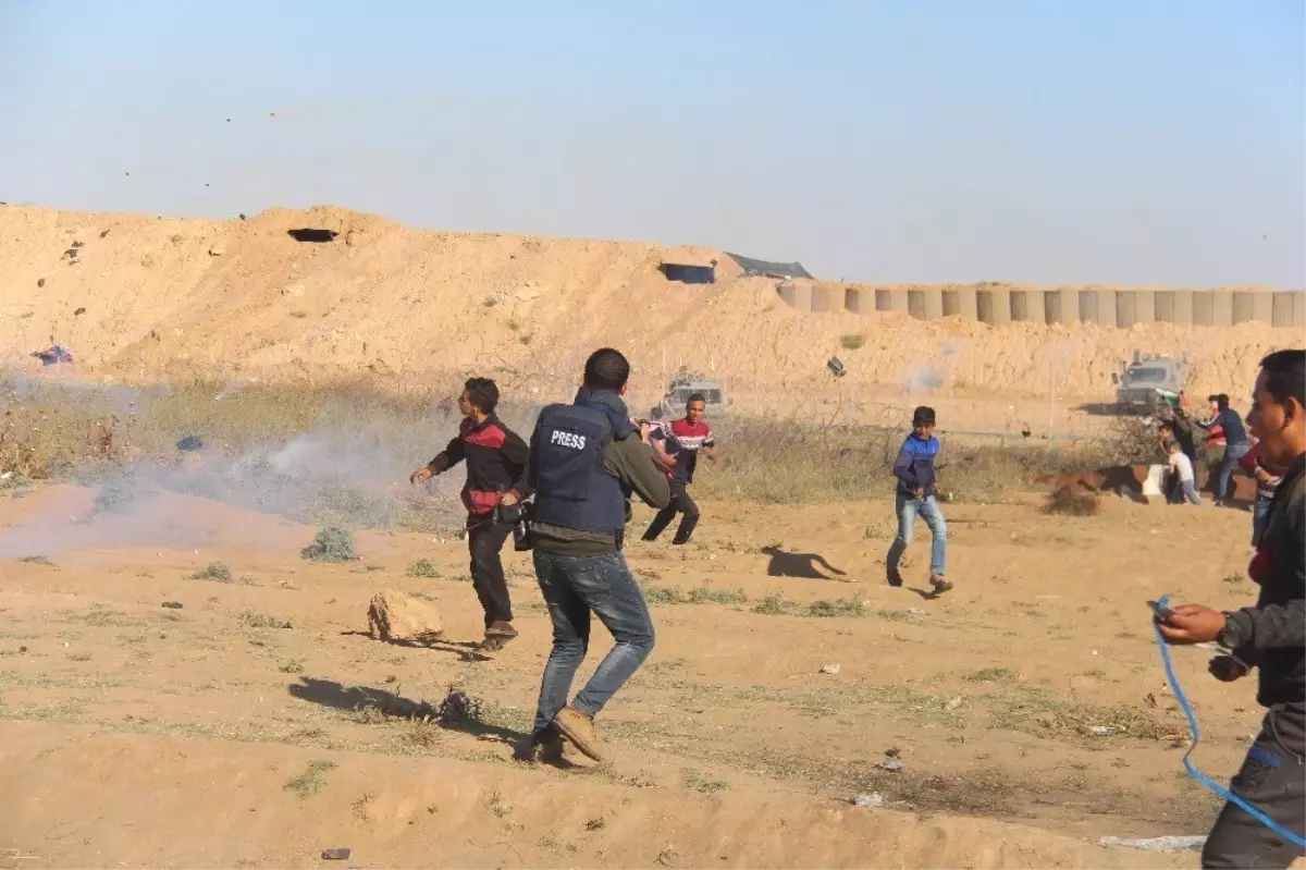 İsrail Askerlerinden Filistinlilere Sert Müdahale: 1 Ölü, 30 Yaralı