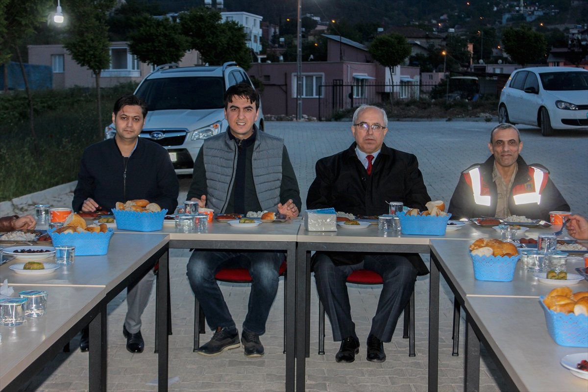 Kaymakam Yüce, Yetim Çocuklarla İftarda Buluştu
