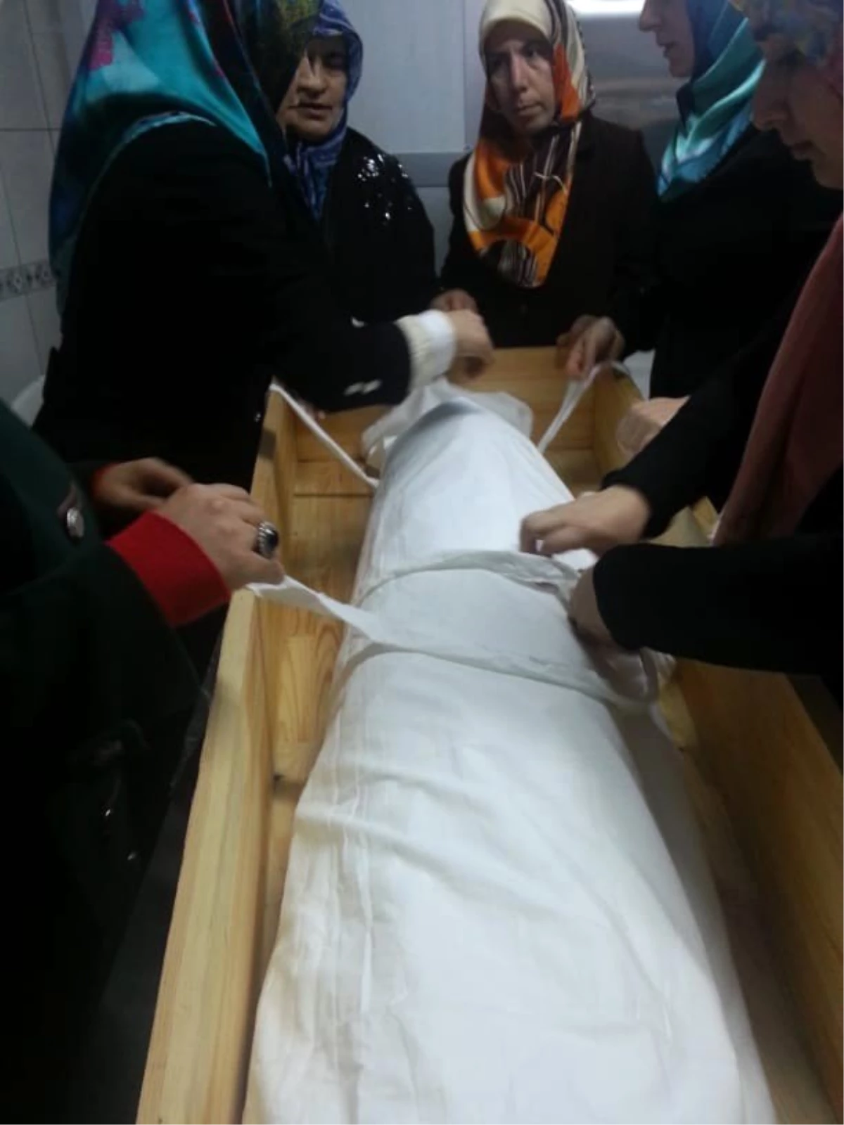 Trabzon\'da Cenaze Hizmetleri Kursuna Bayan İlgisi
