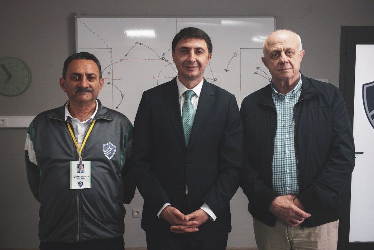 Trabzonspor\'un Efsane Golcüsü Bip İçin Babasıyla Kameraların Karşısına Geçti