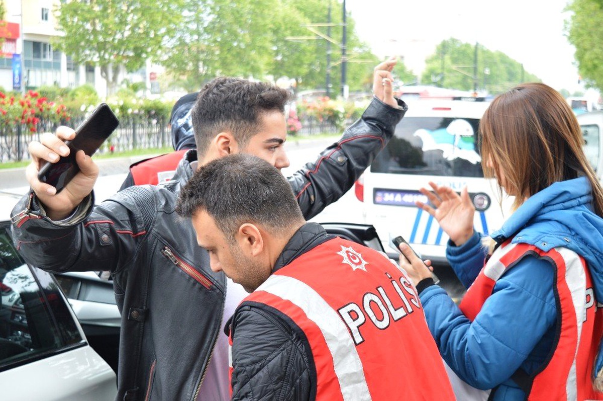 Uygulamada Yakalanan Ehliyetsiz Sürücüden İlginç Tavsiye
