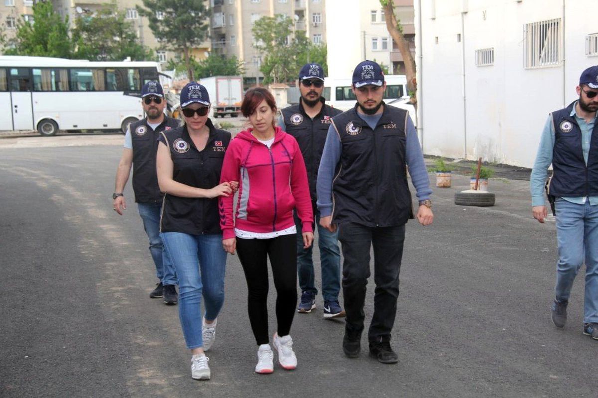 10 Aylık Bebek ve Annesini Şehit Eden Terörist Diyarbakır\'da Yakalandı