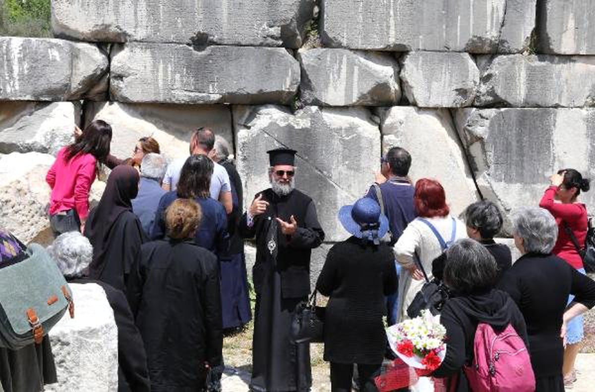 Antik Kentteki Tarihi Kilise İçin Görevlendirilen Piskopostan İlk Dua