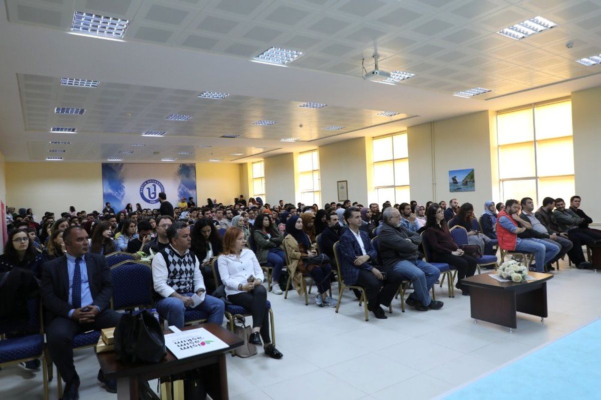 Bartın Üniversitesi\'nde \'Hayatta Bir Adım Önde Olmak\' Etkinliği