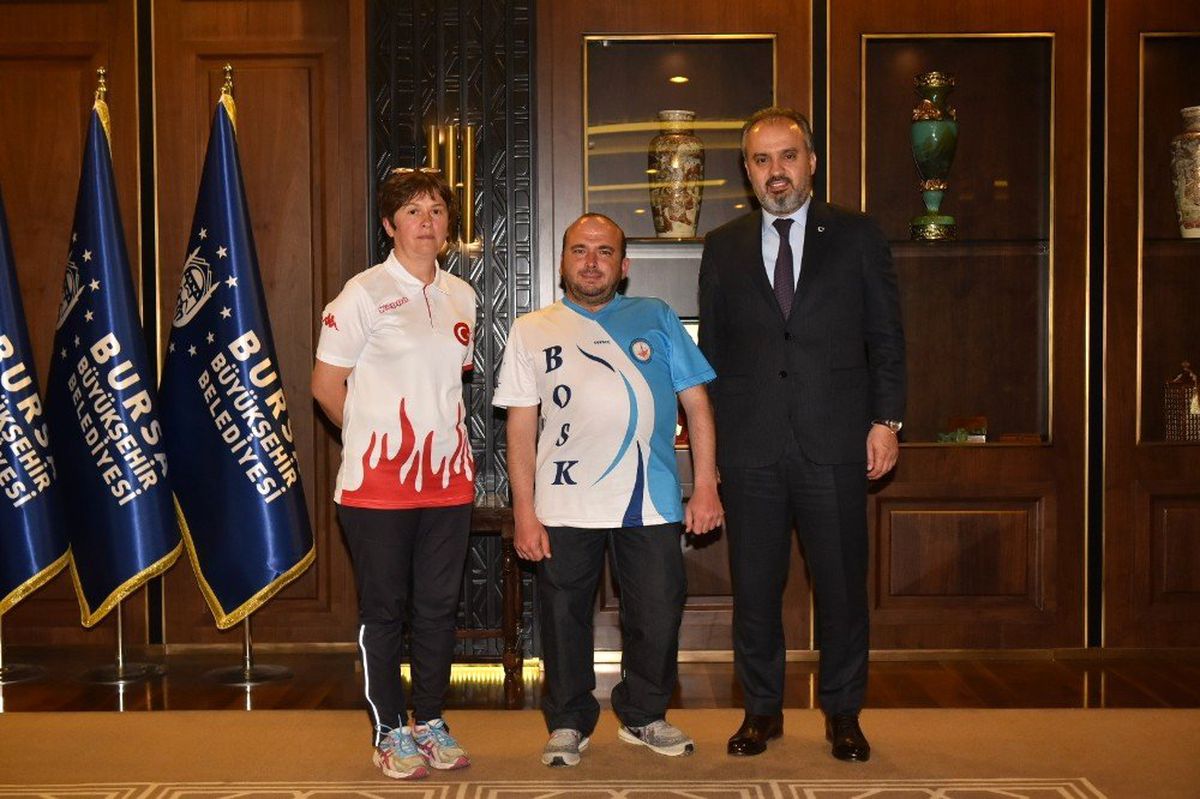 Başkan Aktaş\'tan Bursalı Sporcuya Moral