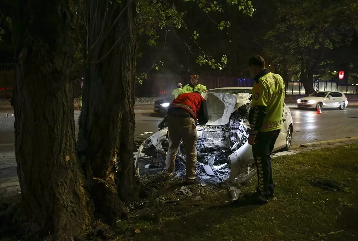 Başkentte Trafik Kazası: 2 Yaralı