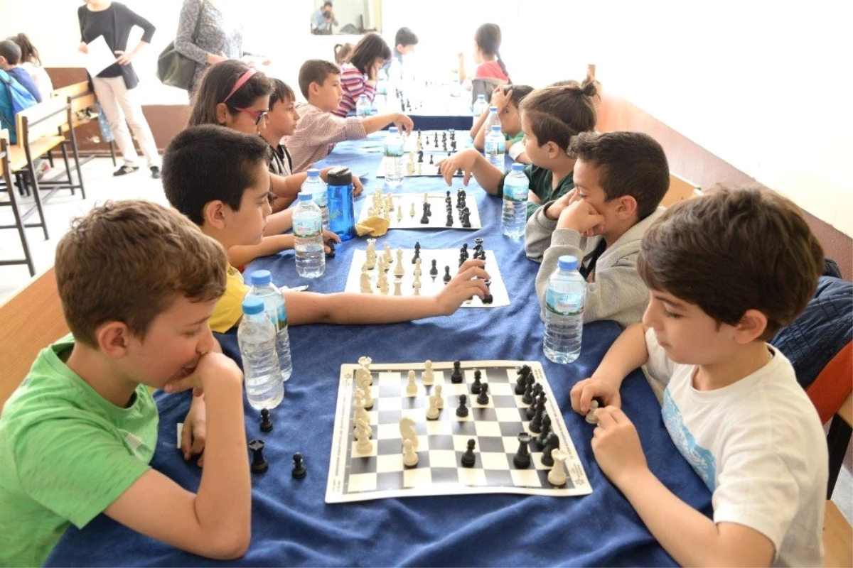 Büyükşehir\'in Satranç Turnuvasına Yoğun İlgi
