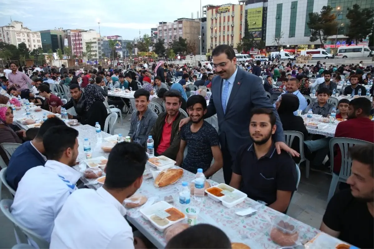 Canpolat Vatandaşlarla İftarda Buluştu