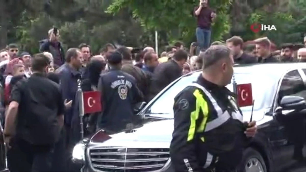 Cumhurbaşkanı Erdoğan, Kağıthane\'de Cenaze Törenine Katıldı