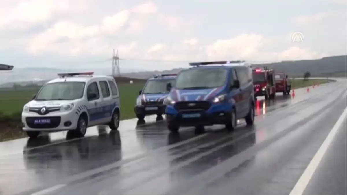 Dereye Devrilen Otomobildeki İki Polis Hayatını Kaybetti