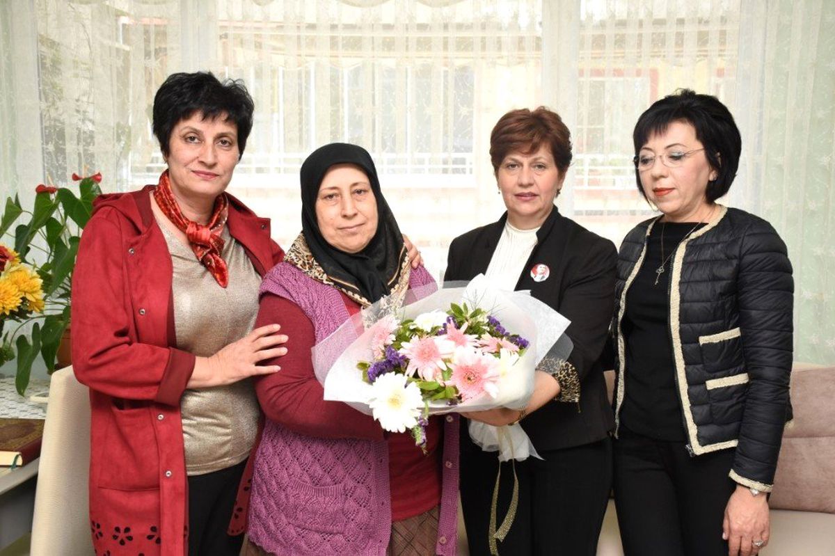 Edremit Belediyesi Şehit Annelerini Unutmadı