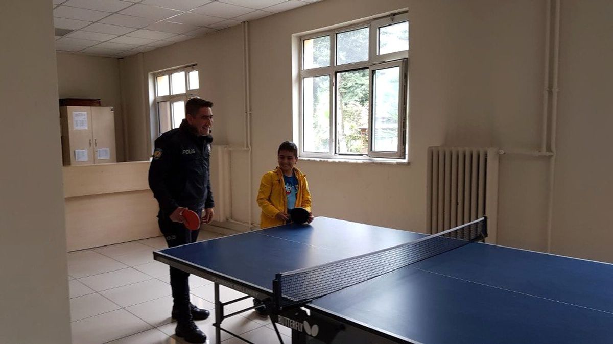 Engelli Çocuklar Polis Amcalarıyla Bir Araya Geldi