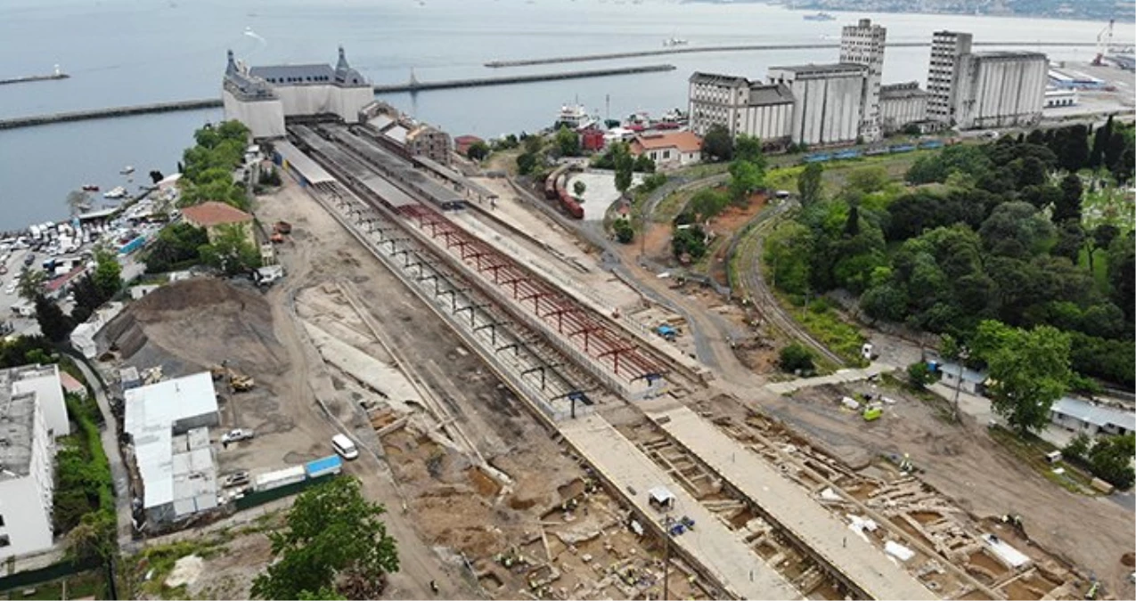 Haydarpaşa\'da Ortaya Çıkan 1700 Yıllık Arkeolojik Kalıntılar Havadan Görüntülendi