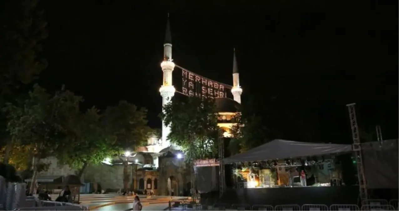 İstanbul İmsak Vakti: İstanbul\'da Sahur Saat Kaçta? (2019 Ramazan İmsakiyesi)