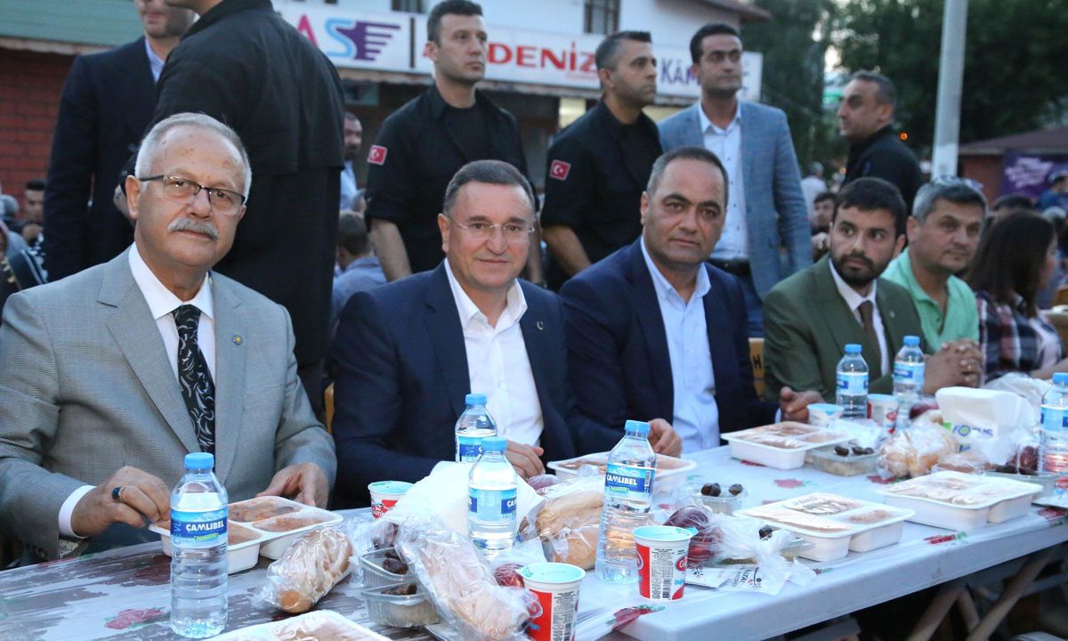 Kardeşlik Sofrası Dörtyol\'da Kuruldu