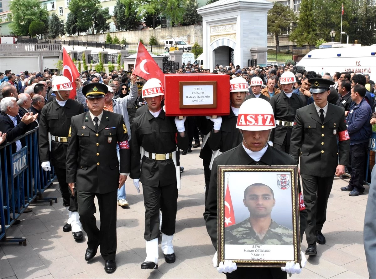 Şehit Özdemir Son Yolculuğuna Uğurlandı