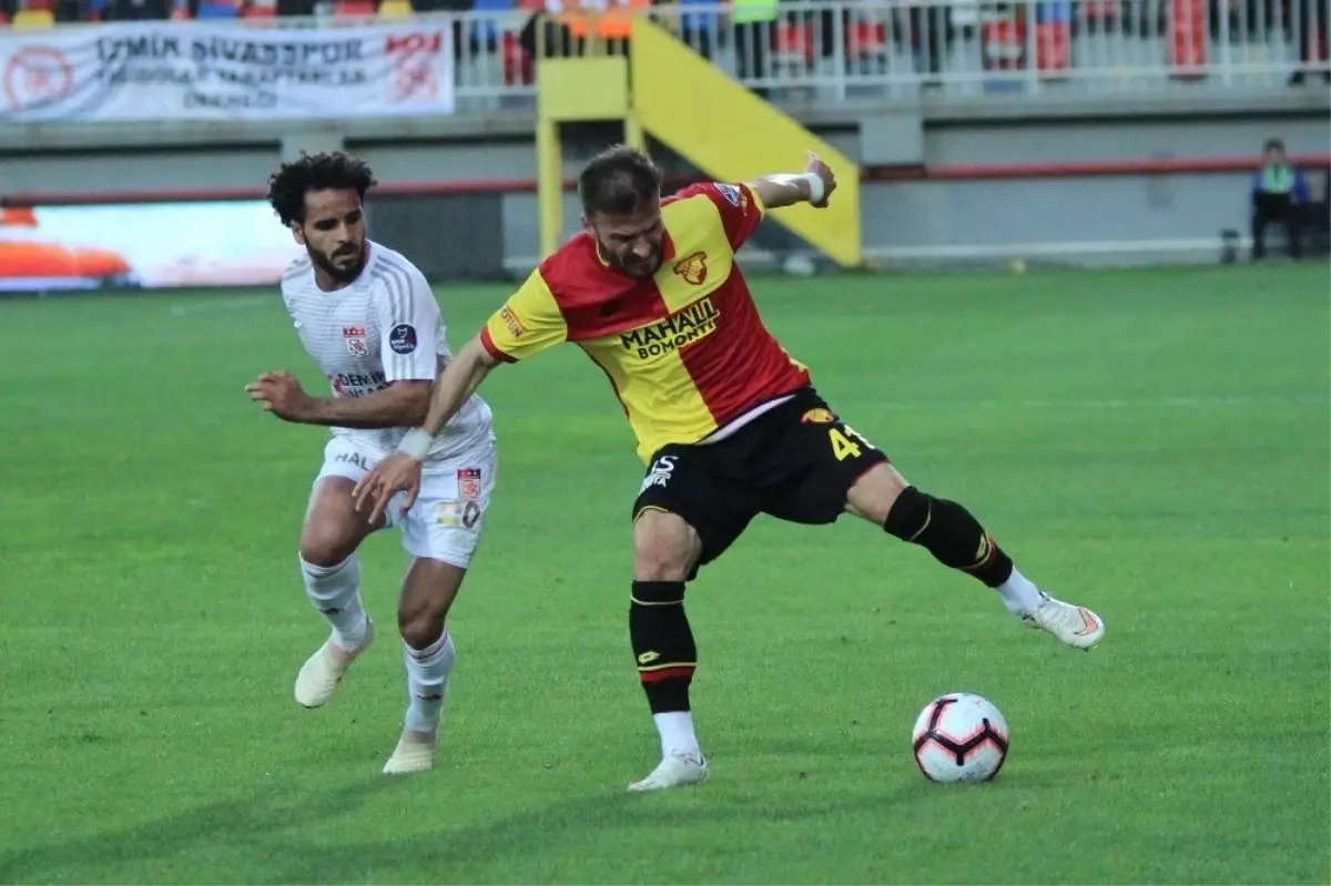 Spor Toto Süper Lig: Göztepe: 3 - Demir Grup Sivasspor: 3 (Maç Sonucu)