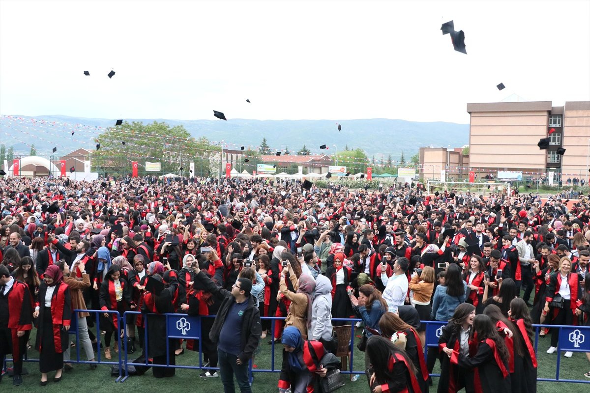 Tokat Gaziosmanpaşa Üniversitesinde Mezuniyet Heyecanı