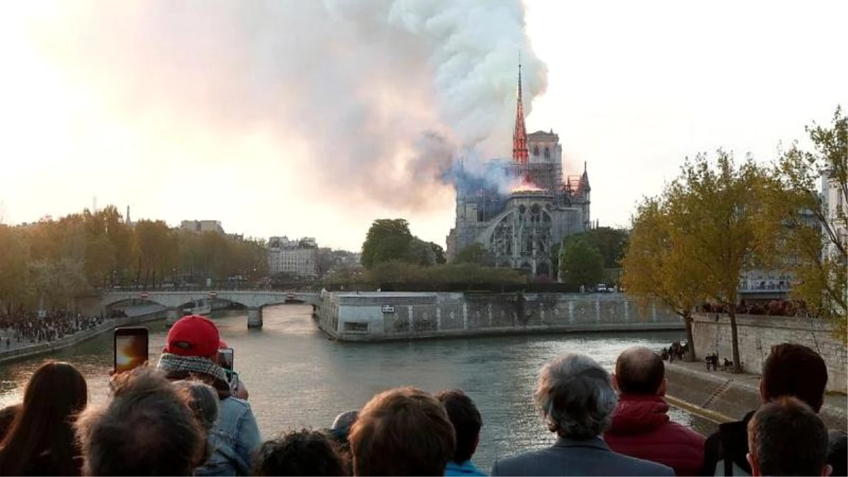 Yangında Büyük Zarar Gören Notre Dame Katedrali\'nin 5 Yılda Yapılmasını Öngören Yasa Tasarısına Onay