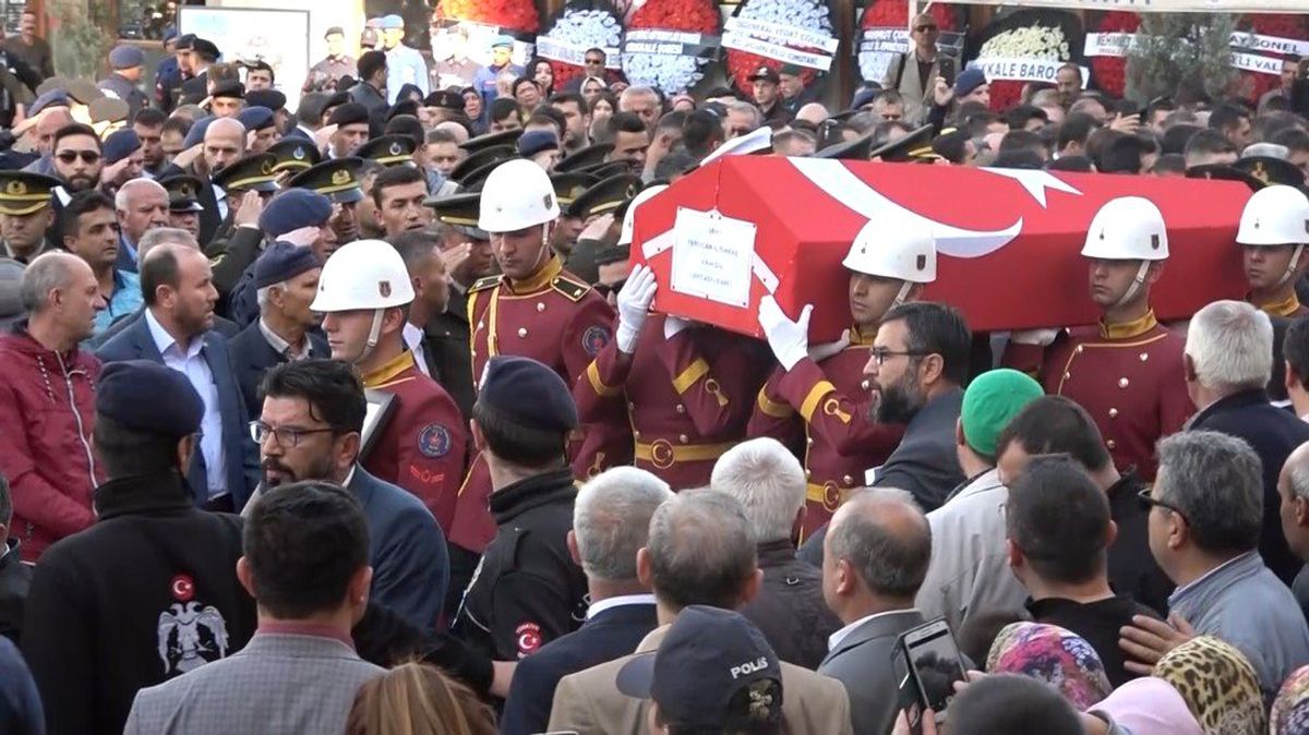 2 Evladın Şehit Babalarına Son Bakışı