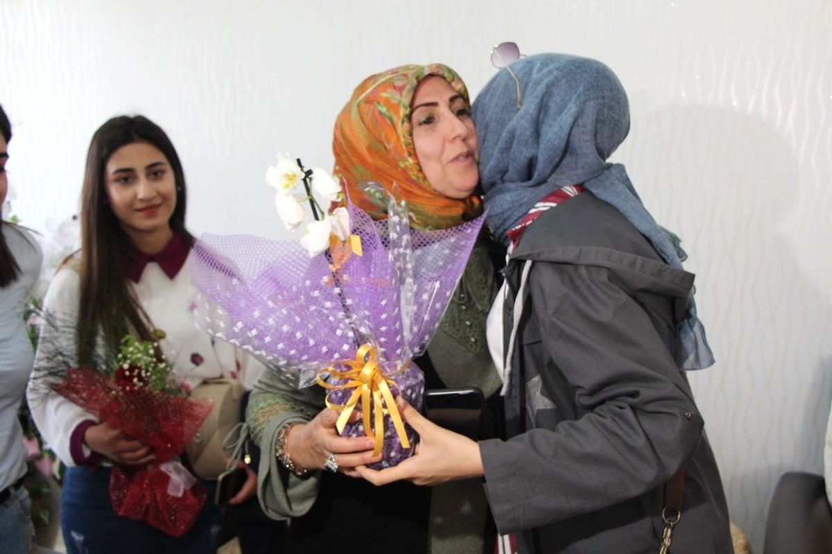 Annelerinden Uzak Olan Öğrenciler Şehit Annelerini Unutmadı