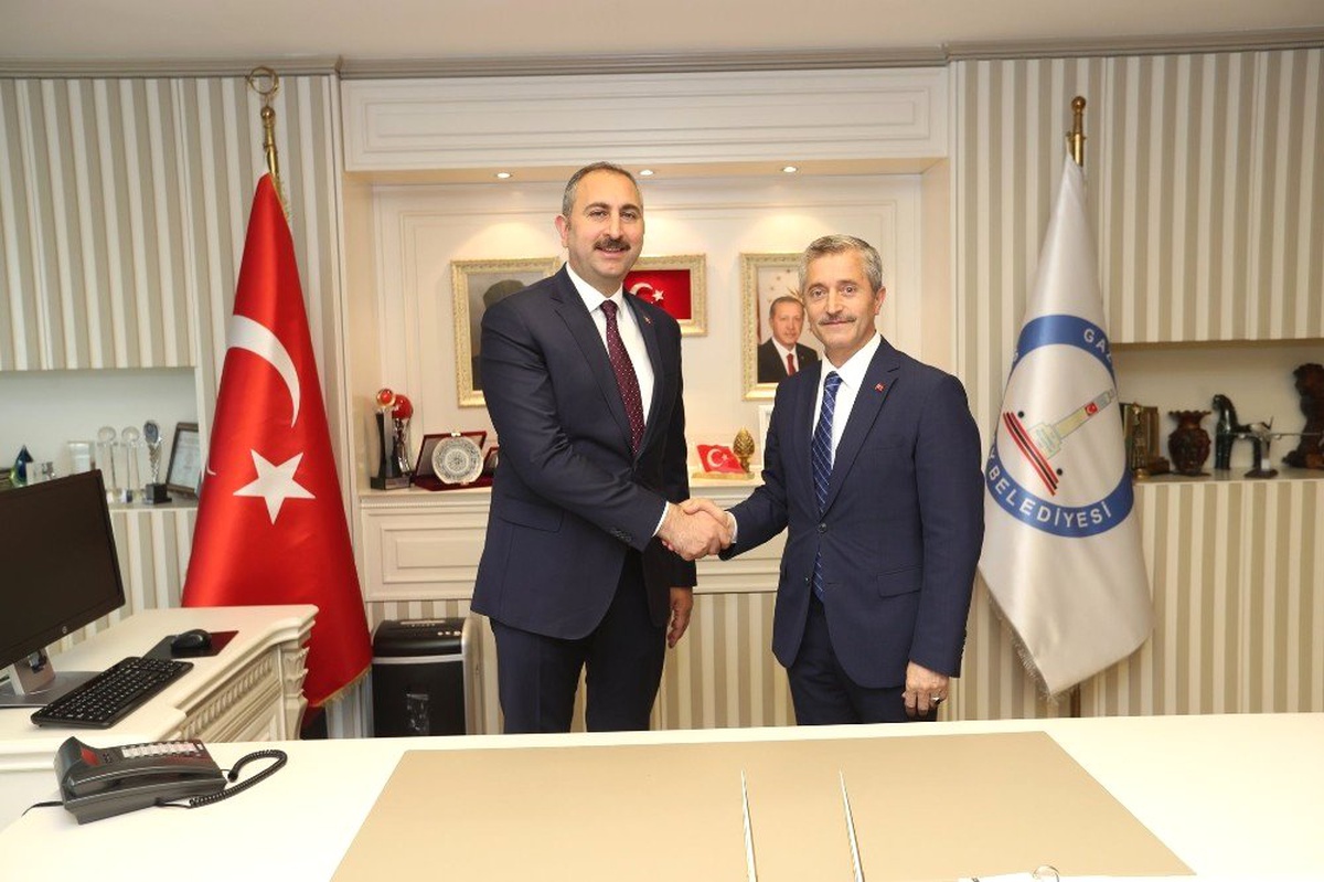 Bakan Gül\'den Tahmazoğlu\'na Hayırlı Olsun Ziyareti