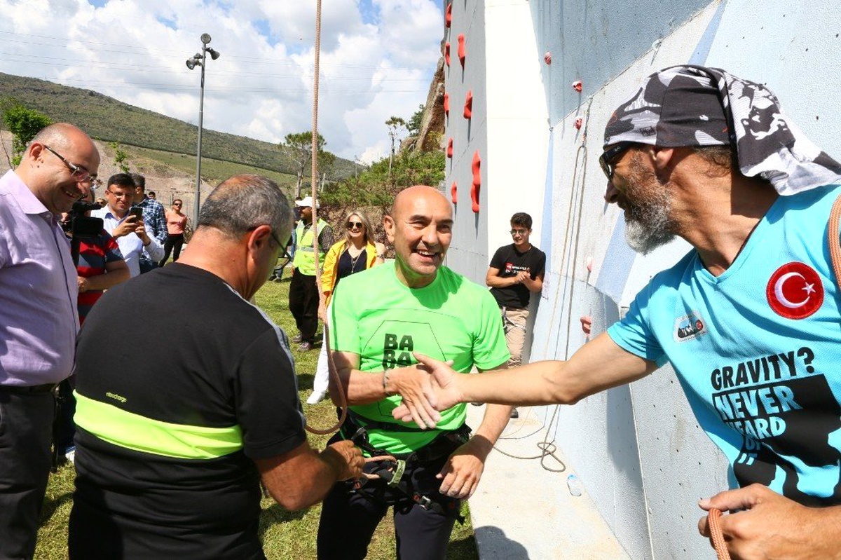 Başkan Soyer, Macera Park\'ı Gezdi, Spor Tırmanışı Yaptı