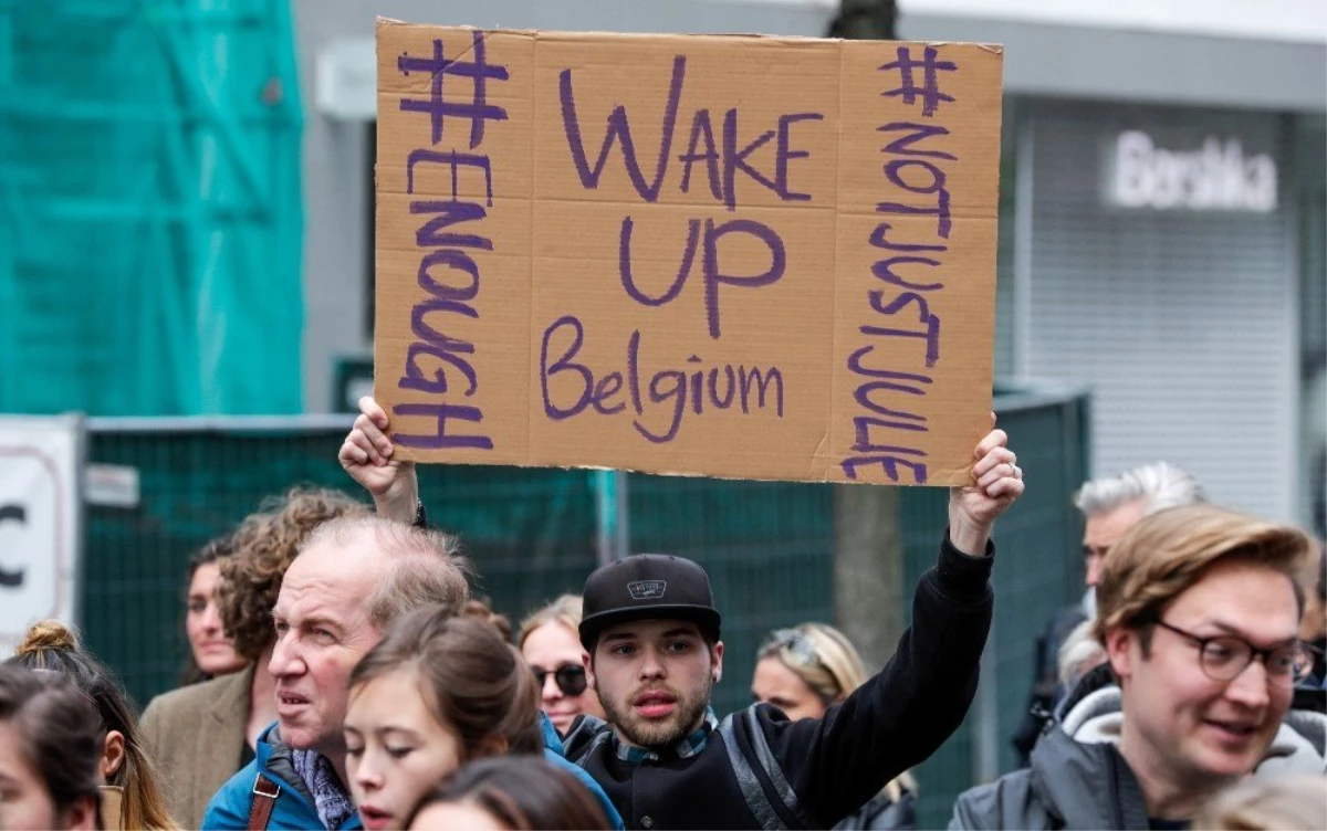 Belçika\'da 20 Bin Kişi Kadına Şiddete Karşı Yürüdü
