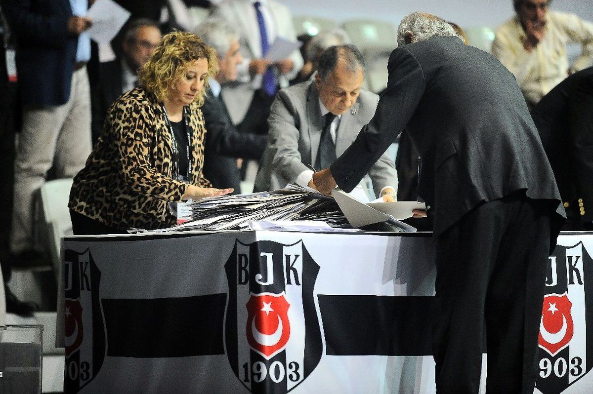 Beşiktaş\'ta Oylar Sayılıyor