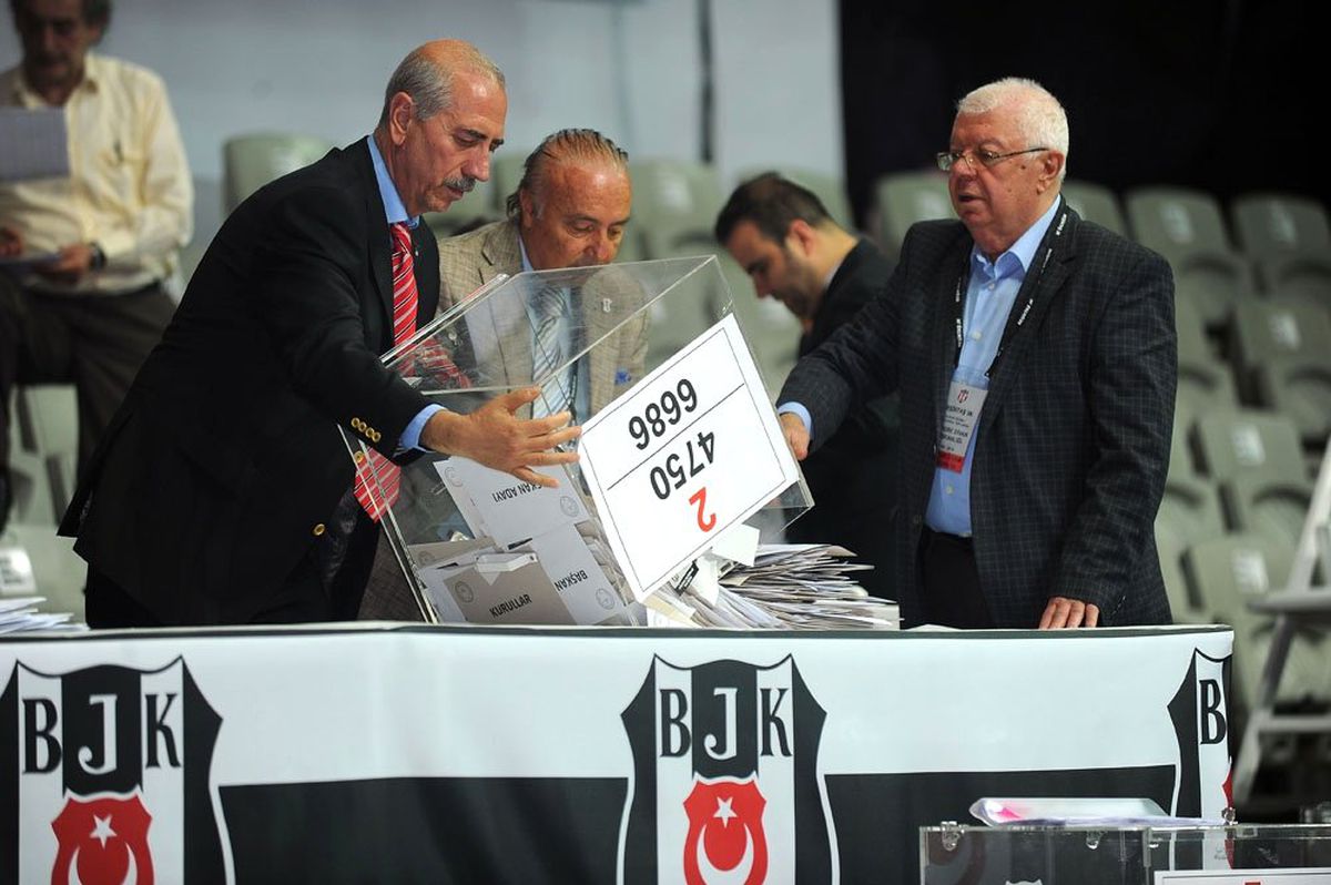 Beşiktaş\'ta Oylar Sayılıyor