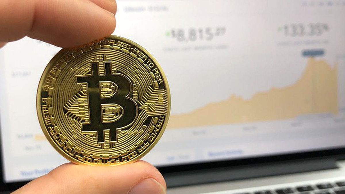 Bitcoin, Bir Ayda Yüzde 46 Değerlenerek 7000 Doların Üstüne Çıktı