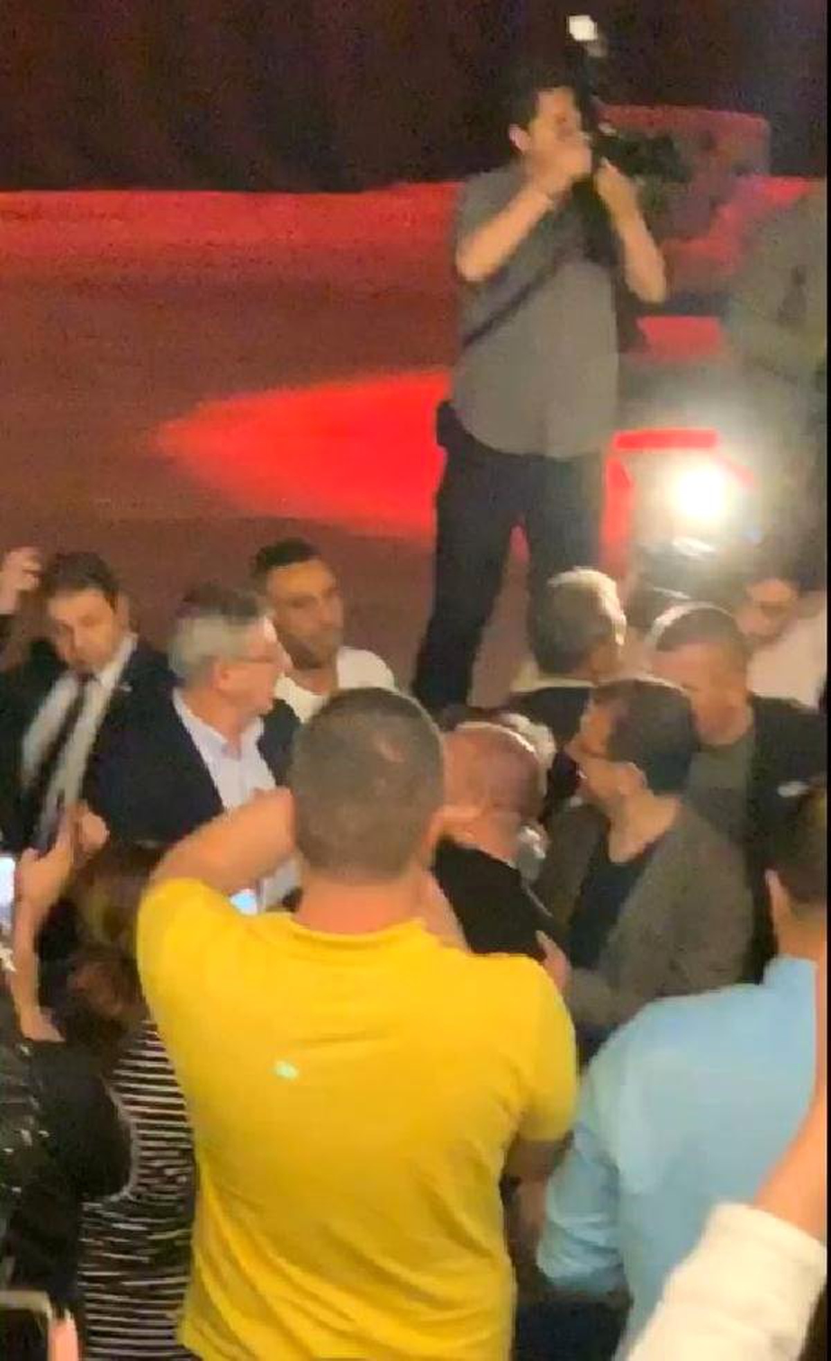 Ekrem İmamoğlu ve KKTC Cumhurbaşkanı Akıncı, Cem Yılmaz\'ı İzledi