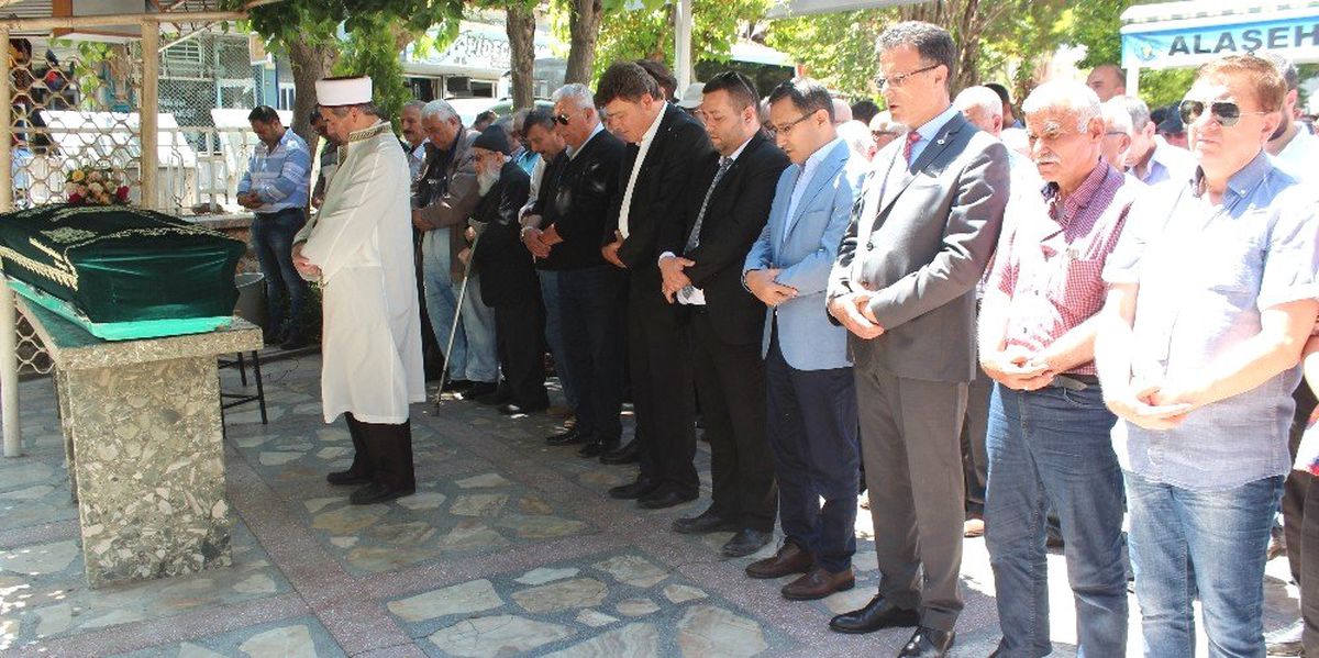 Eski Başkan Necip Necipoğlu\'na Veda