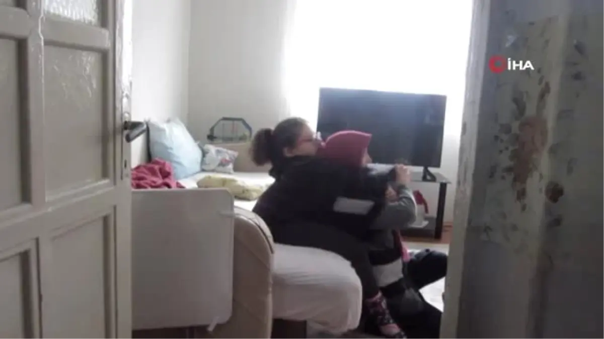 Hayatını Doğuştan Engelli Kızına Adayan Anne \'Yılın Annesi\' Seçildi