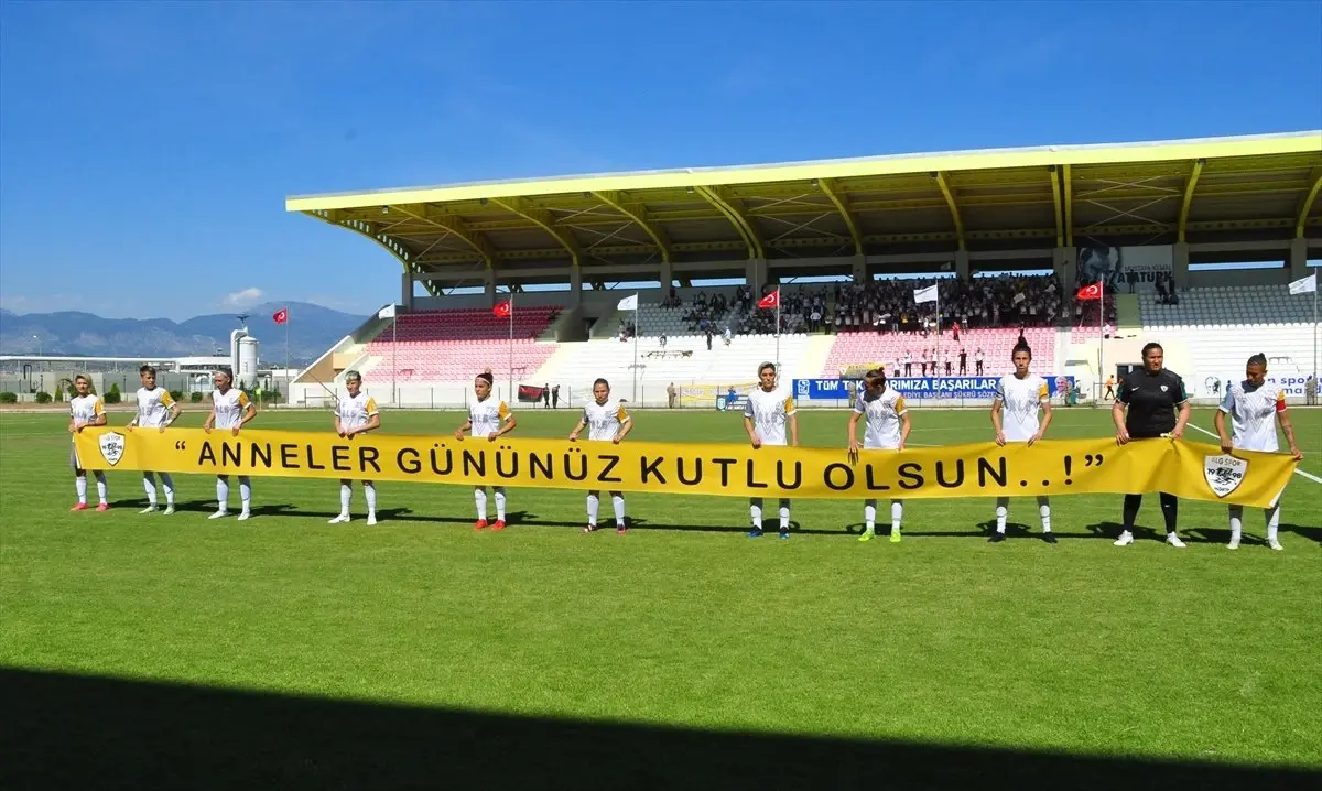 Kadın Futbolunda Şampiyon Beşiktaş