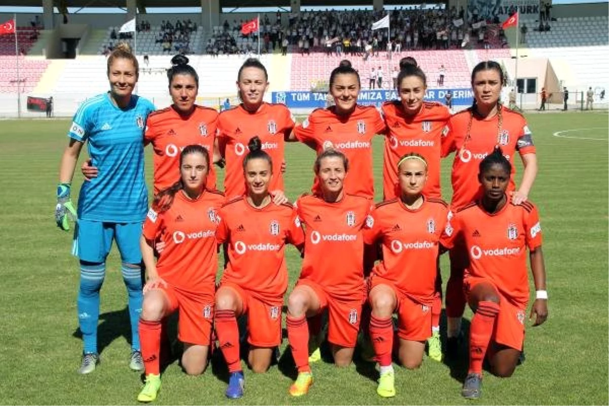 Kadınlar Futbol 1\'inci Ligi\'nde Şampiyon Beşiktaş