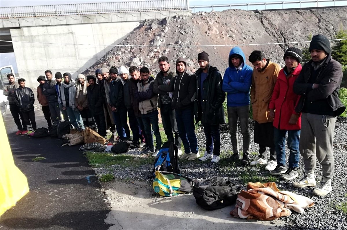 Kayseri\'de 32 Düzensiz Göçmen Yakalandı