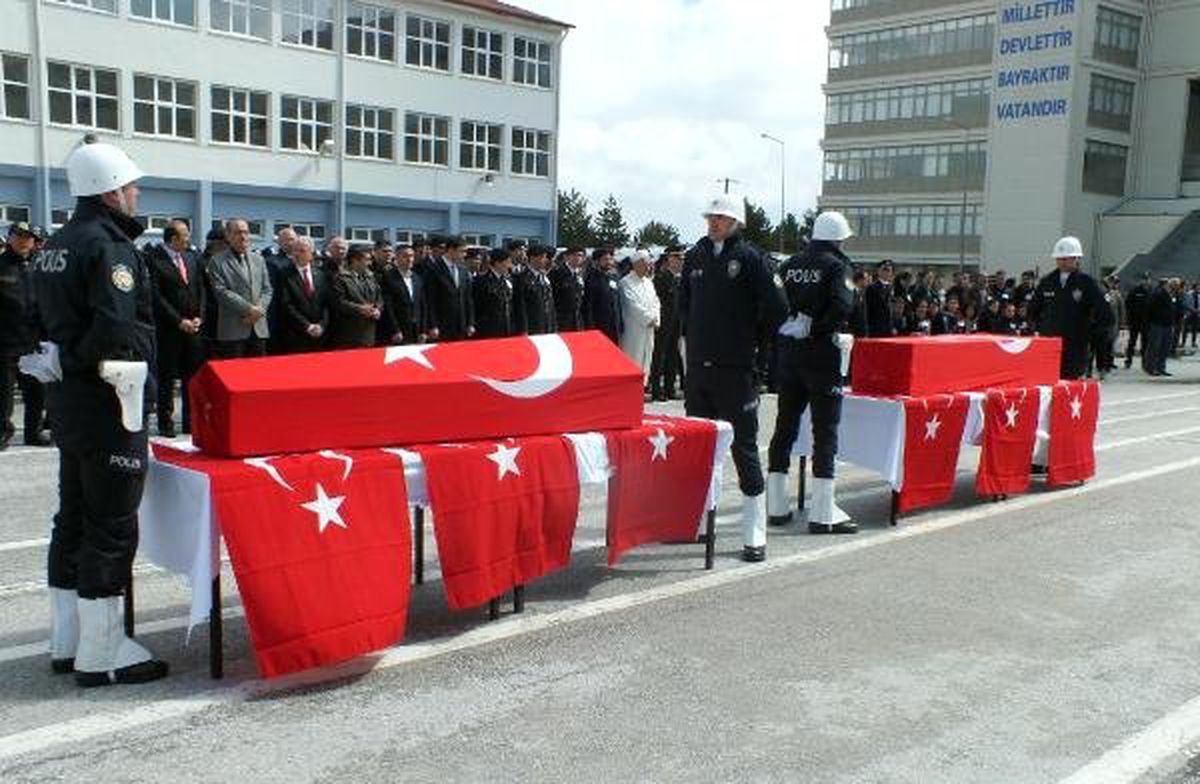 Kazada Ölen 2 Polis, Törenle Memleketine Uğurlandı