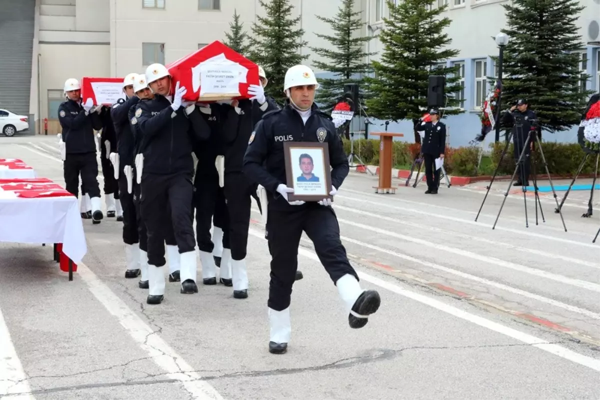 Kazada Şehit Olan Polis Memurları Memleketlerine Uğurlandı