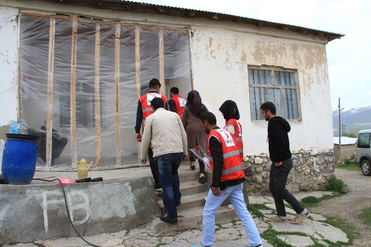 Kızılaydan \'Anneler Günü\' Ziyareti