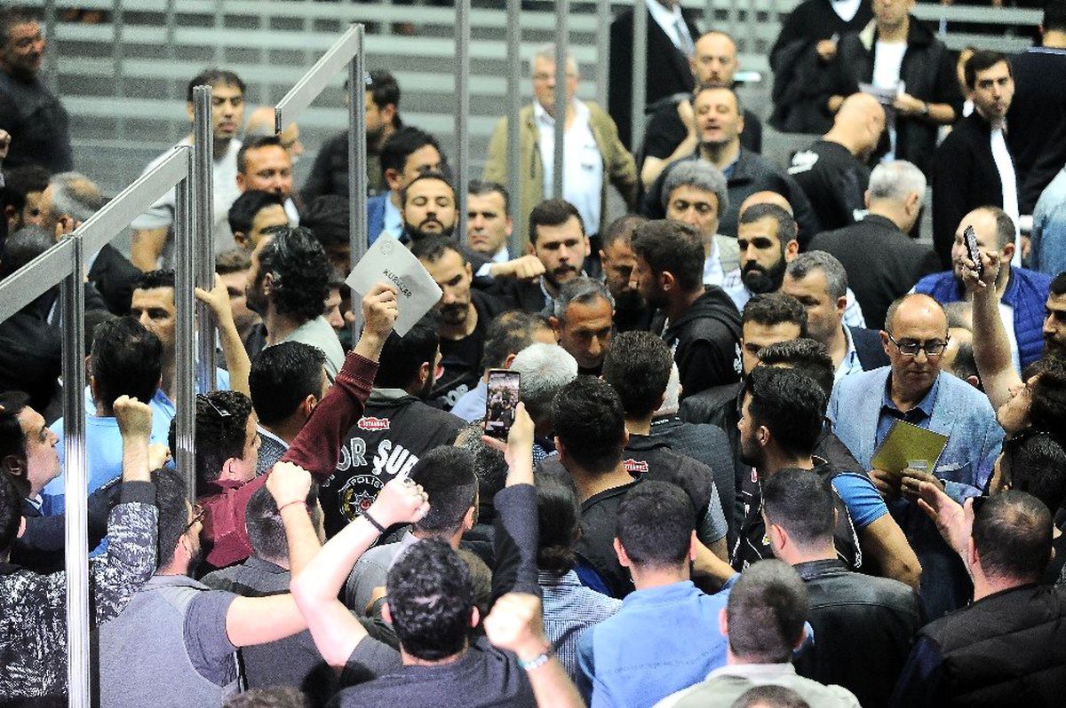 Kongrede Gergin Anlar Yaşandı