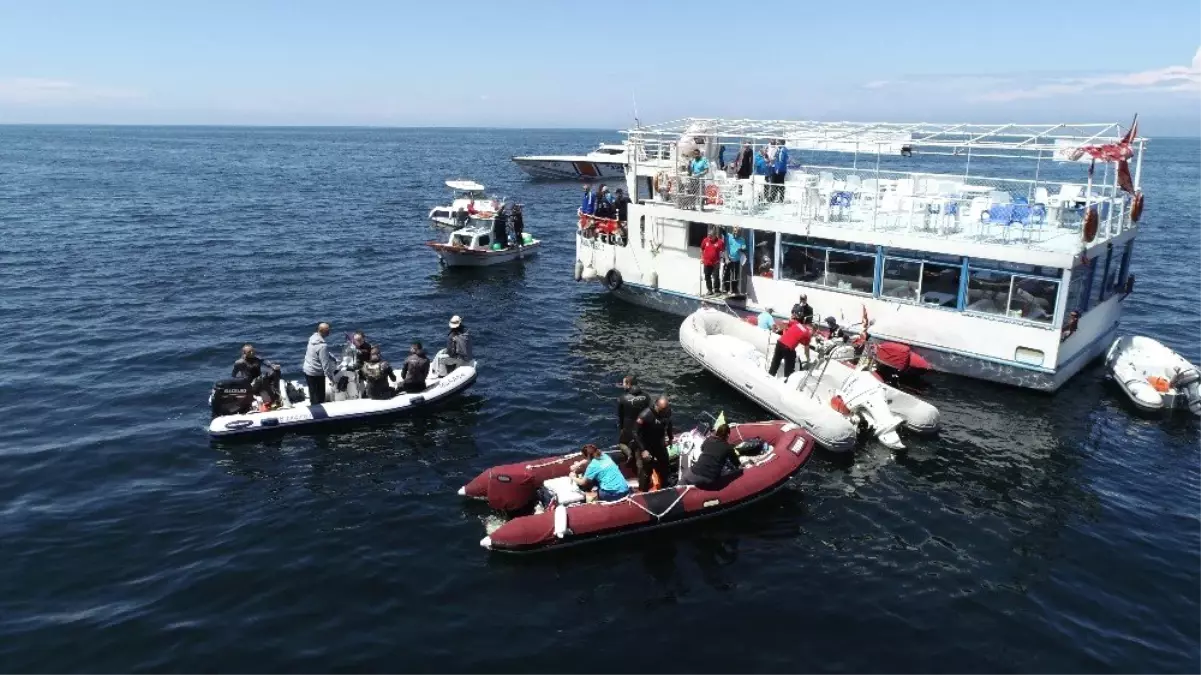 Marmara\'da Suyun Altında Nefes Kesen Yarış