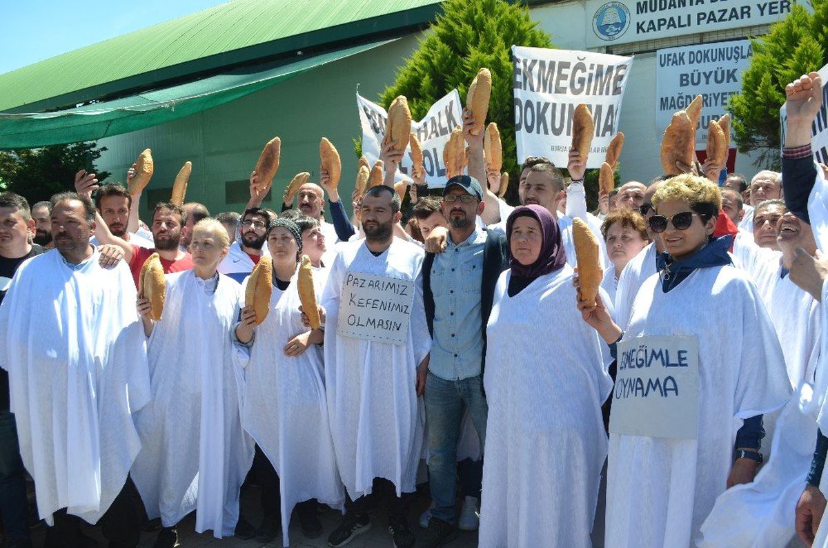 Mudanya\'da Kefenli Protesto