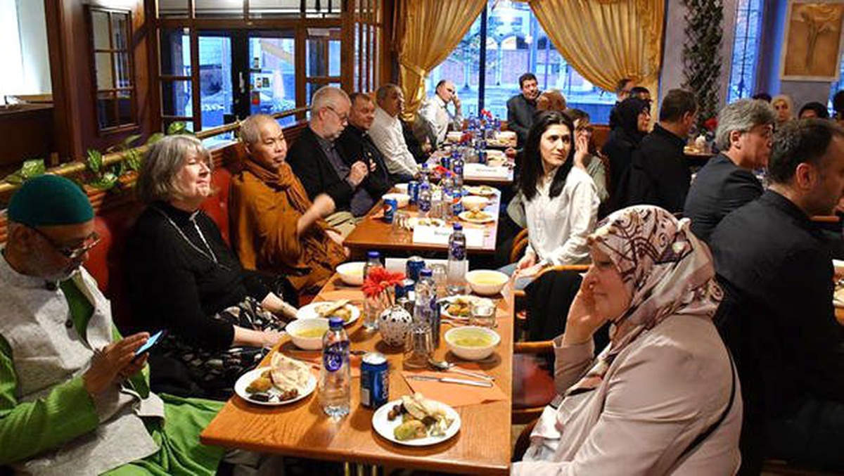 Müslüman ve Hıristiyanlar İftar Sofrasında Buluştu