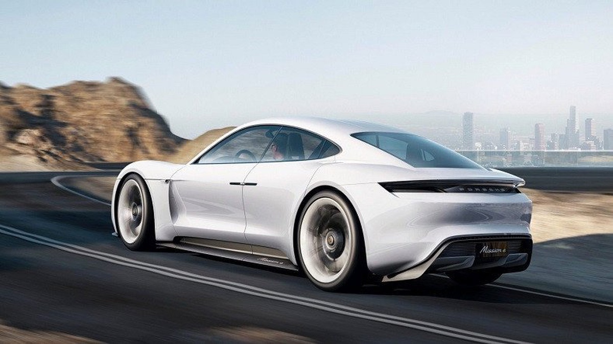 Porsche Taycan\'ın İç Tasarım Fotoğrafları Sızdırıldı