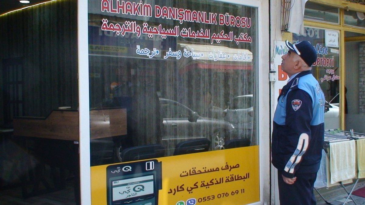 Samsun\'da Yabancı Tabelalar Söküldü