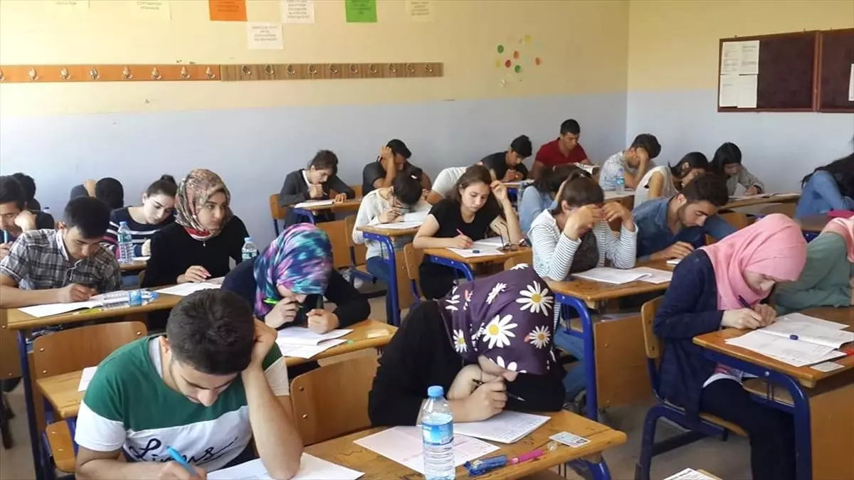 Siirt\'te "Gerçek Mekan Gerçek Sınav" Deneme Sınavı